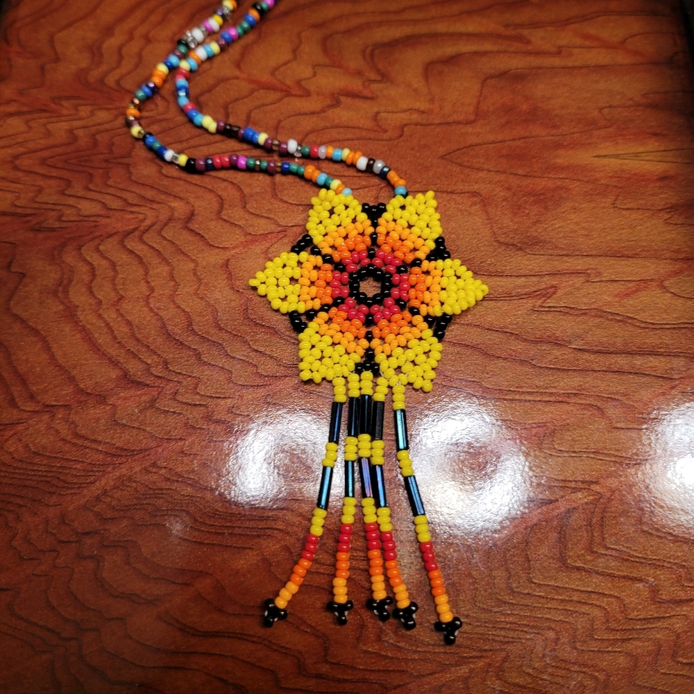 Mexican beaded huichol necklace 15 in